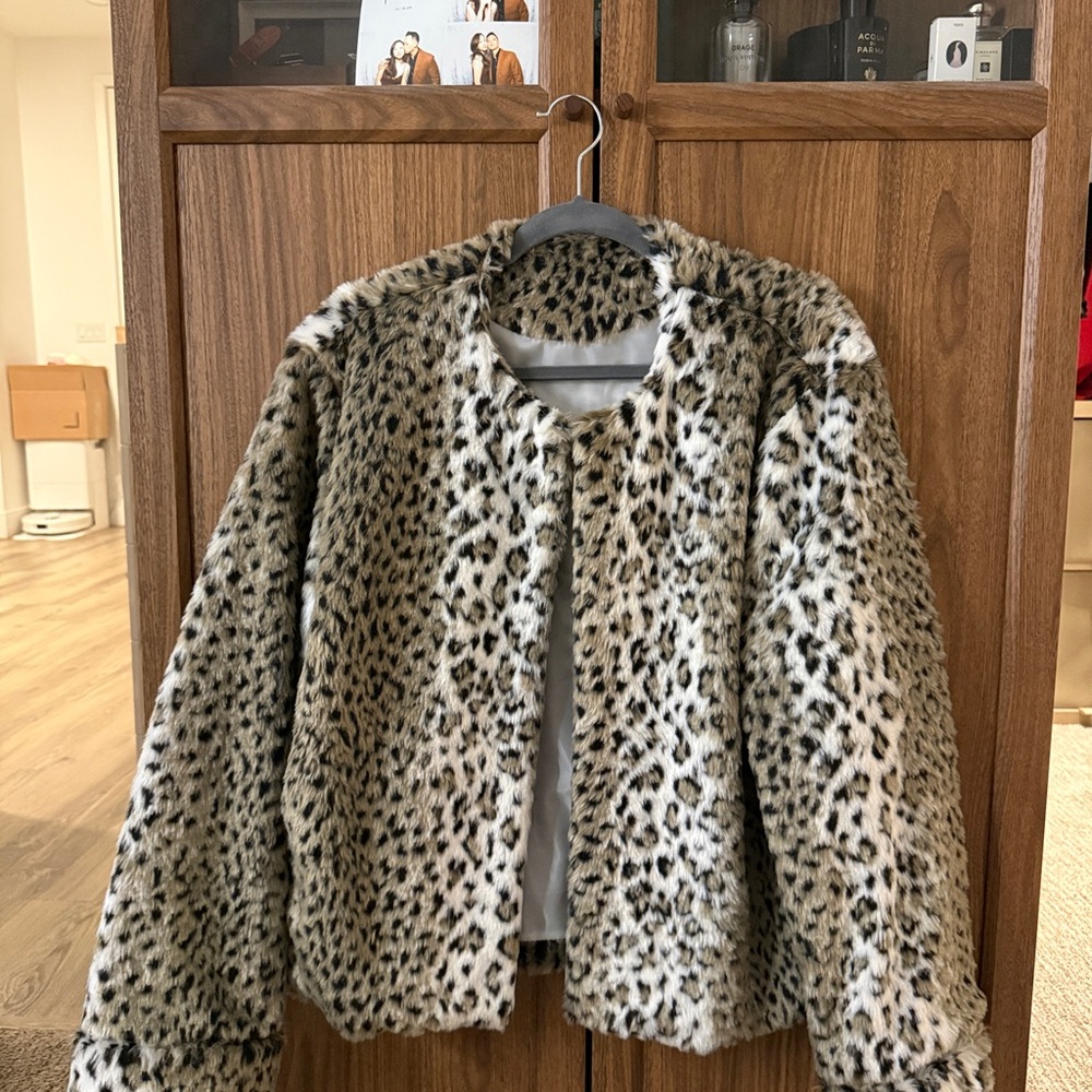Faux Fur Leopard Print Jacket - Chic Animal Print